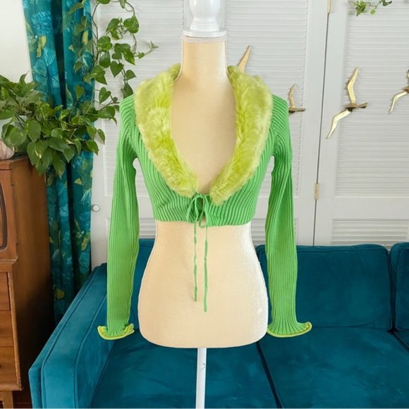 Urban Outfitters Izzy Cropped Cardigan Christmas Grinch Faux Fur Green New Small - Picture 4 of 15
